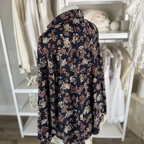 Umgee Women's Size L Black Floral Flowy Button Up Blouse w/ Lace Trim  3464 - Picture 2 of 10